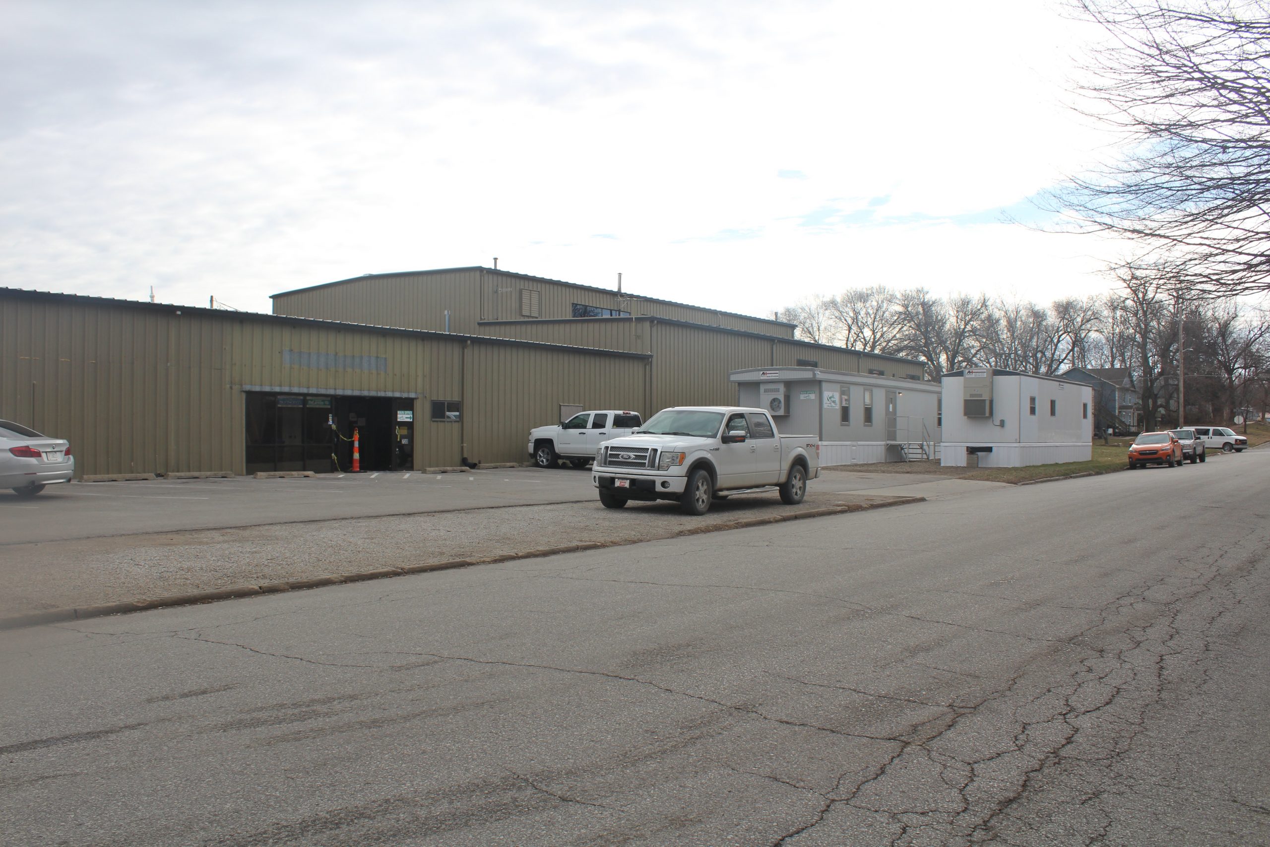 Town Talk | Kennedy Glass undergoes expansion; updates on East Lawrence, Warehouse Arts District projects | News, Sports, Jobs - Lawrence Journal-World: news, information, headlines and events in Lawrence, Kansas - Vimarsana News